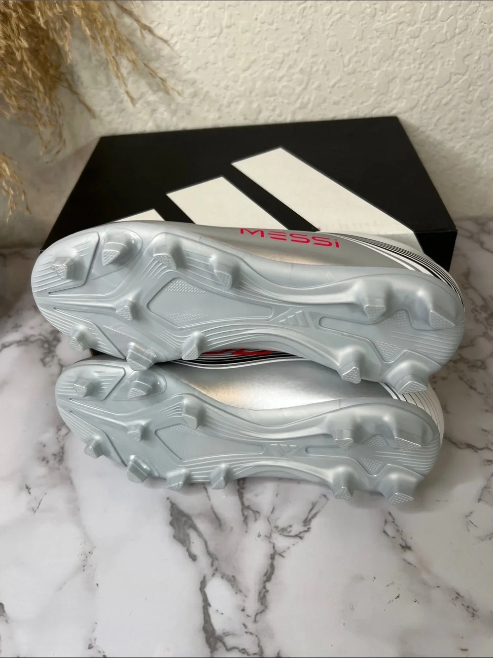 ADIDAS - F50 MESSI CLUB FIRM/MULTI-GROUND CLEATS KIDS SIZE 1